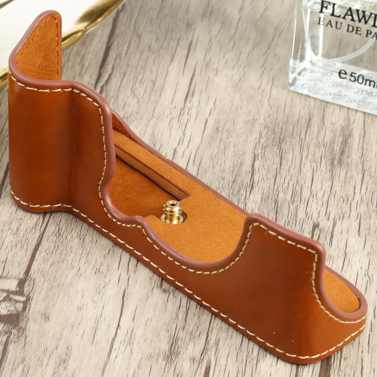 1/4 inch Thread PU Leather Camera Half Case Base for FUJIFILM XT200 (Brown)