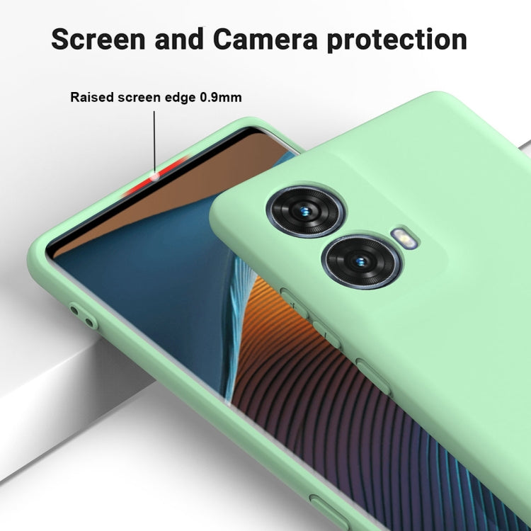 For Motorola Moto G85 Solid Color Liquid Silicone Dropproof Full Coverage Phone Case(Green)