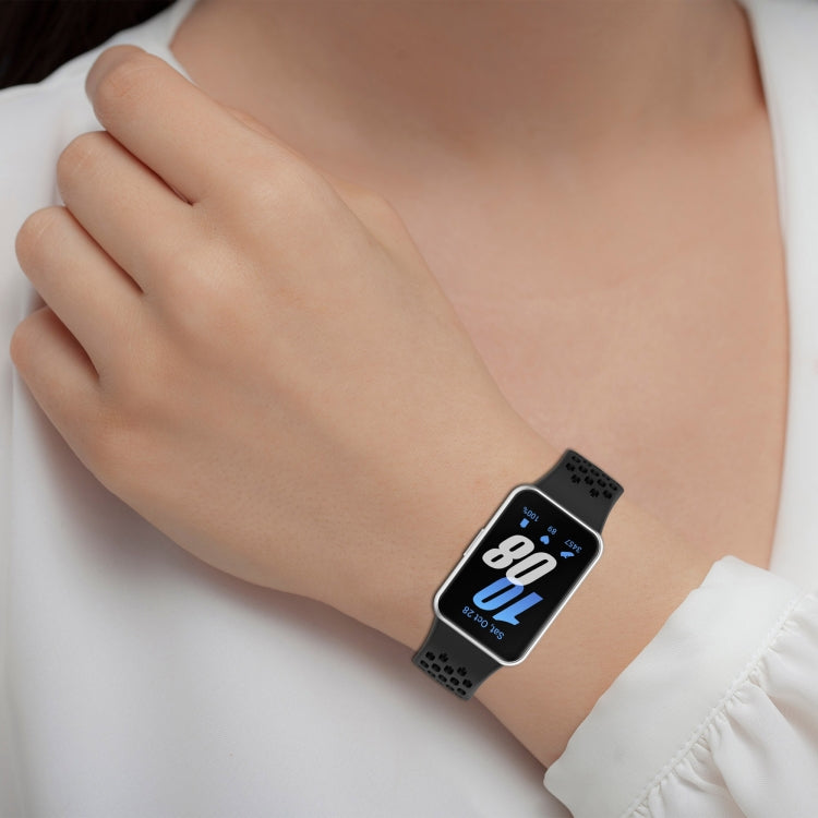 For Samsung Galaxy Fit 3 Hole Style Magnetic Folding Buckle Silicone Watch Band(White)
