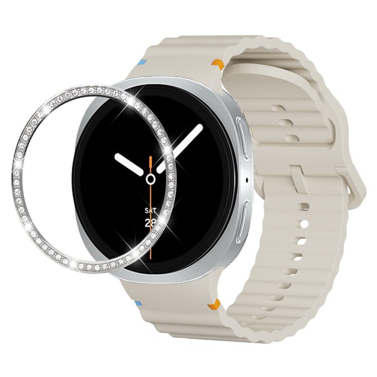 For Samsung Galaxy Watch8 44mm Diamond Bezel and Wavy Grain Stitched Color Buckle Silicone Watch Band(Beige Silver)