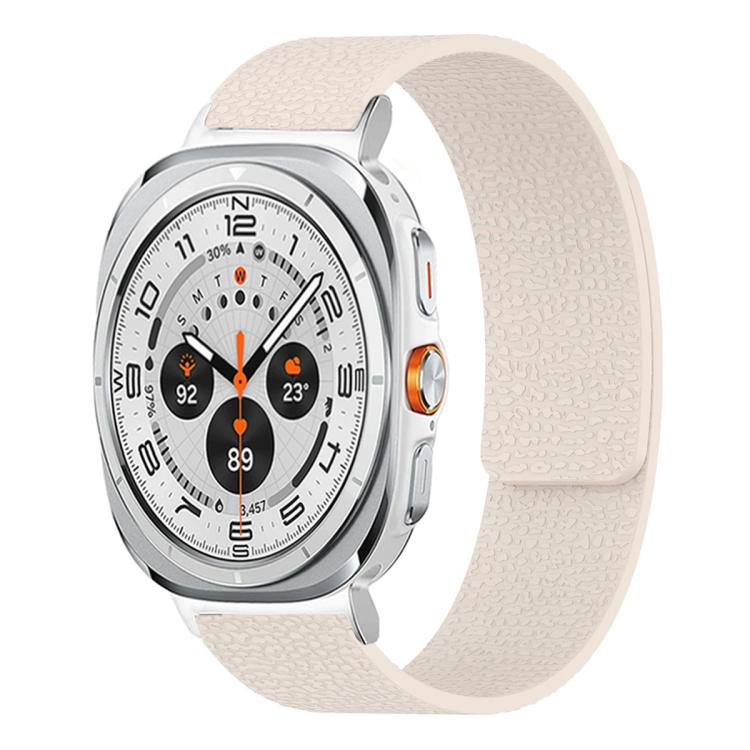 For Samsung Galaxy Watch Ultra 47mm / Ultra 2025 Lychee Texture Soft Magnetic Silicone Watch Band(Starlight)