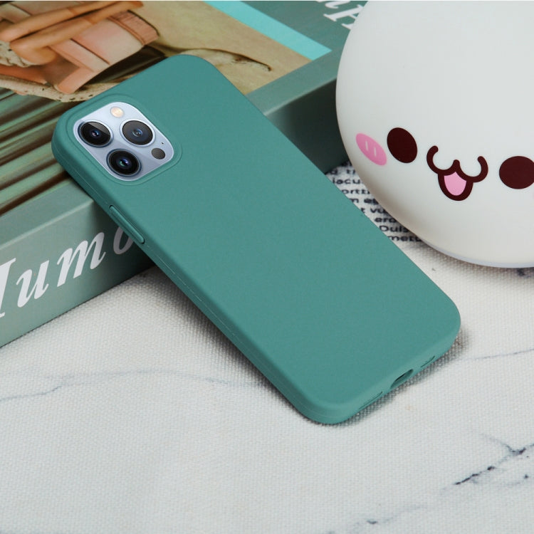 For iPhone 15 Pro Solid Color Silicone Phone Case(Pine Needle Green)