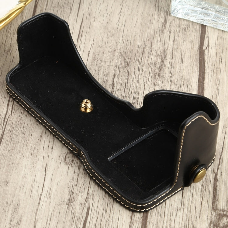 1/4 inch Thread PU Leather Camera Half Case Base for Sony ILCE-7RM4 / A7RM4 / A7R IV (Black)