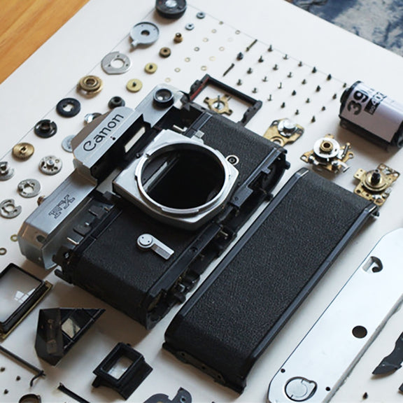 Non-Working Display 3D Mechanical Film Camera Square Photo Frame Mounting Disassemble Specimen Frame, Model: Style 5, Random Camera Model Delivery