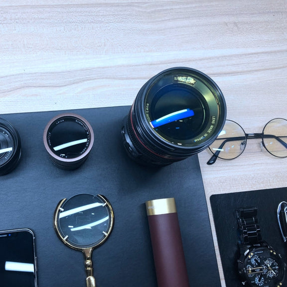 29 in 1 Non-Working Fake Dummy Camera Model for Leica + 3 x Camera Lens Models + 3D Camera Specimen Frame + 3D Camera Model + Retro Camera + Phone Model + Film Shell Models + Copper Compass + Metal Te ... + Notebook + Glasses + Mat Desk Photo Studio Props