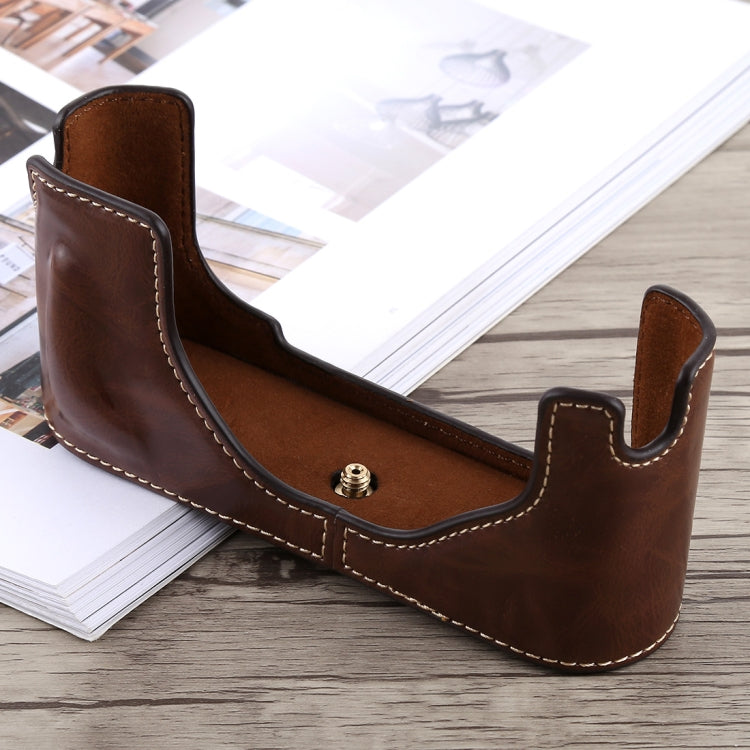1/4 inch Thread PU Leather Camera Half Case Base for Leica M9 (Coffee)