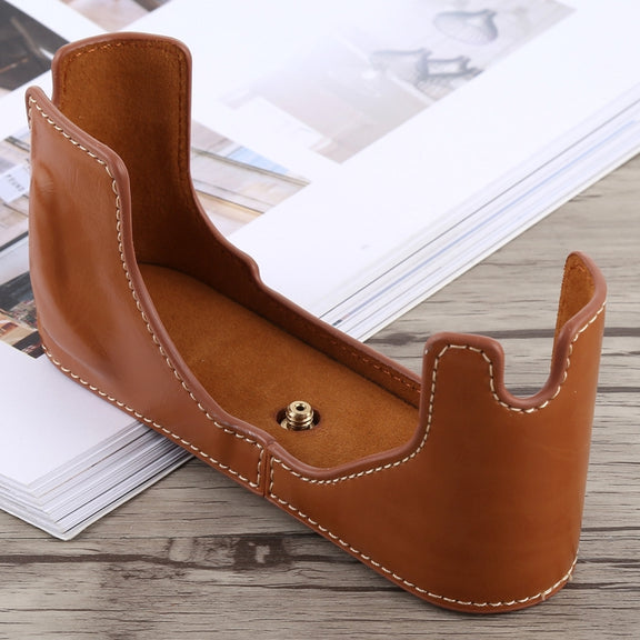 1/4 inch Thread PU Leather Camera Half Case Base for Leica M9 (Brown)