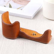 1/4 inch Thread PU Leather Camera Half Case Base for Sony A6400 / ILCE-A6400 (Brown)