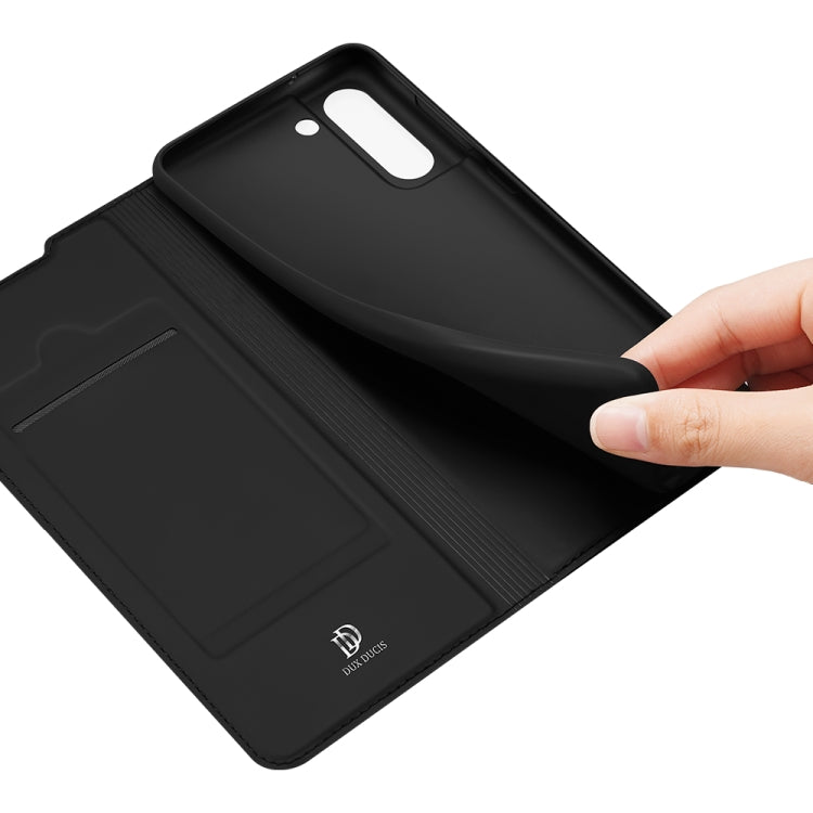 For Samsung Galaxy S21 FE DUX DUCIS Skin Pro Series Horizontal Flip PU + TPU Leather Case with Holder & Card Slots(Black)