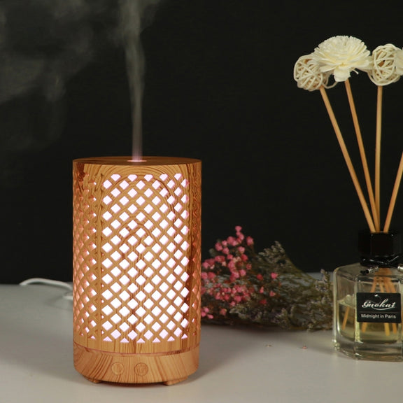 USB 200ml Hollow-out Forest Pattern Wooden Essential Oil Aromatherapy Machine Ultrasonic Humidifier Automatic Alcohol Sprayer(Light Brown-1)