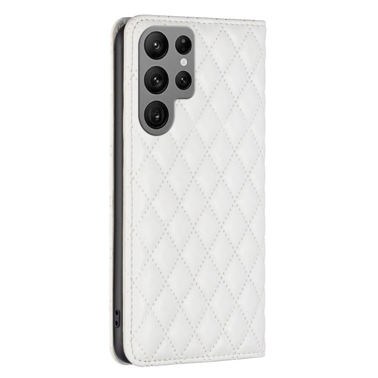 For Samsung Galaxy S24 Ultra 5G Diamond Lattice Magnetic Leather Flip Phone Case(White)
