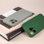 For iPhone 16 Pure Color Liquid Silicone Fine Pore Phone Case(Creamy Yellow)
