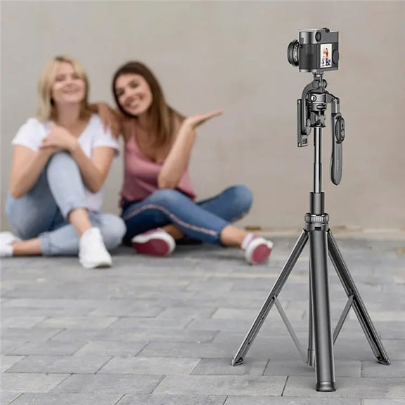 YESIDO SF17 Multifunctional Retractable Metal Tripod Stand Selfie Stick for Cell Phones Camera(Black)