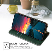 For Motorola Moto G Play 4G 2024 Gloss Oil Solid Color Magnetic Leather Phone Case(Green)