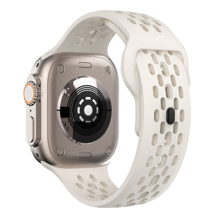 For Apple Watch SE 2022 44mm Oval Holes Fluororubber Watch Band(Starlight)