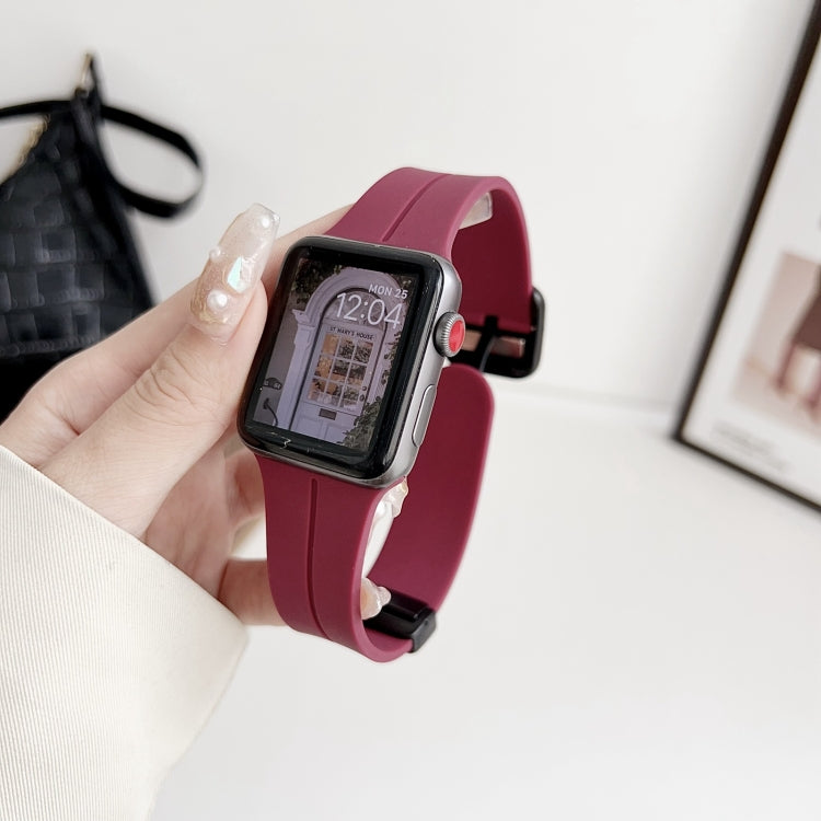 For Apple Watch SE 2023 44mm Magnetic Square Buckle Silicone Watch Band(Wine Red)