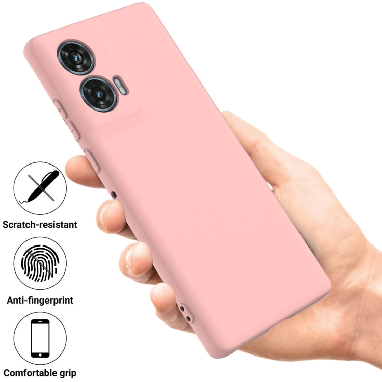 For Motorola Edge 50 Fusion Solid Color Liquid Silicone Dropproof Full Coverage Phone Case(Pink)