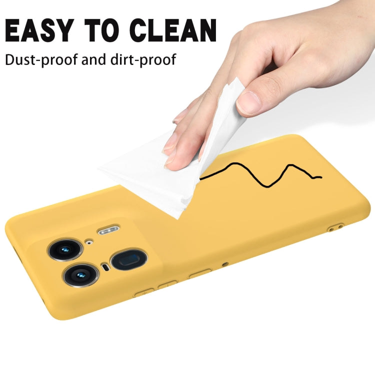 For Motorola Edge 50 Ultra Solid Color Liquid Silicone Dropproof Full Coverage Phone Case(Yellow)