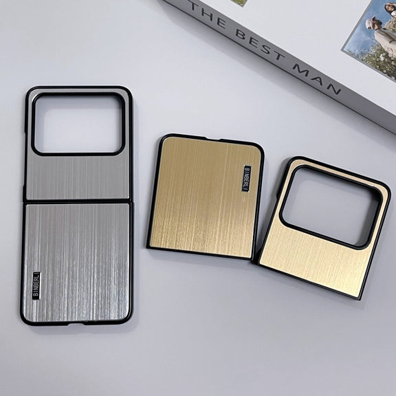 For Motorola Moto Razr 50 2024 PC Hybrid Aluminum Alloy Brushed Shockproof Phone Case(Silver)