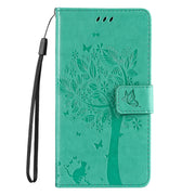 For Samsung Galaxy S25 / S24 5G Tree & Cat Embossed Pattern Flip Leather Phone Case(Green)