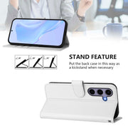 For Samsung Galaxy S25 5G Skin Feel Solid Color Leather Phone Case with Lanyard(White)