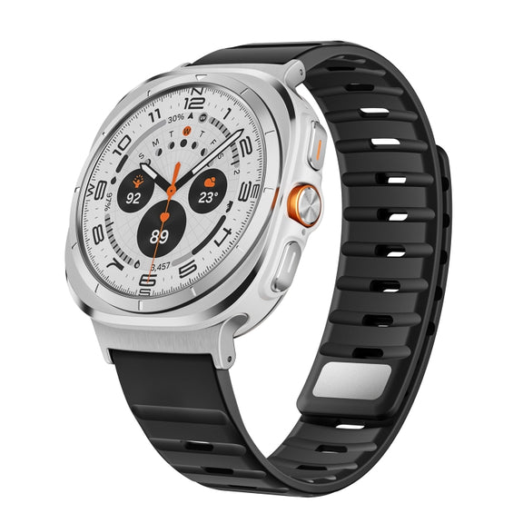 For Samsung Galaxy Watch Ultra 47mm / Ultra 2025 Magnetic Silicone Watch Band(Black+Silver)