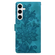 For Samsung Galaxy S25 5G Lace Floral Embossed Magnetic Buckle PU Phone Case With Wrist Strap(Green)