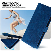 For Samsung Galaxy S25 5G Lace Floral Embossed Magnetic Buckle PU Phone Case With Wrist Strap(Blue)