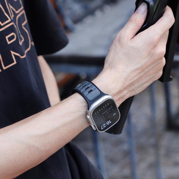 For Apple Watch 42mm / 41mm / 40mm / 38mm Norman Buckle Two-color Silicone Watch Band(Midnight Black)