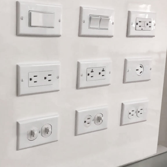 PC Double-connection Power Socket Switch with USB, US Plug, Square White UL 20A Leakage Protection Socket