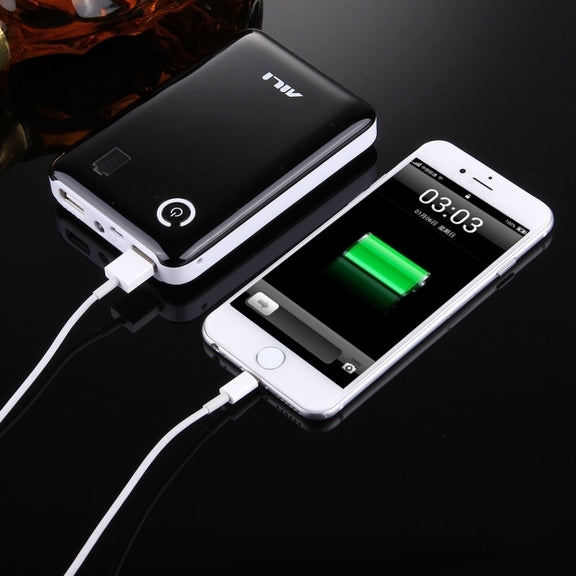 Portable High-efficiency 4 x 18650 Batteries Plastic Power Bank Shell Box with Dual USB Output & Heat Dissipation Hole, Batteries Not Included(Random Color Delivery)
