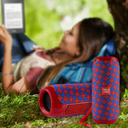 T&G TG117 Portable Bluetooth Stereo Speaker, with Built-in MIC, Support Hands-free Calls & TF Card & AUX IN & FM, Bluetooth Distance: 10m(Red)