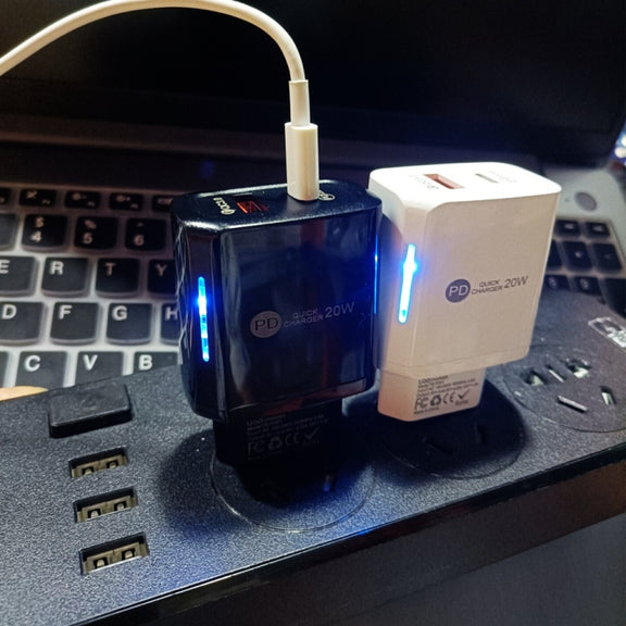 TE-PD01 PD 20W + QC3.0 USB Dual Ports Quick Charger with Indicator Light, EU Plug(Black)