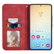 For Samsung Galaxy S25 5G Retro Skin Feel Magnetic Leather Phone Case(Red)