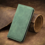 For Motorola Moto G Play 2024 Retro Skin Feel Magnetic Flip Leather Phone Case(Green)
