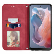 For Motorola Moto G Play 2024 Retro Skin Feel Magnetic Flip Leather Phone Case(Red)