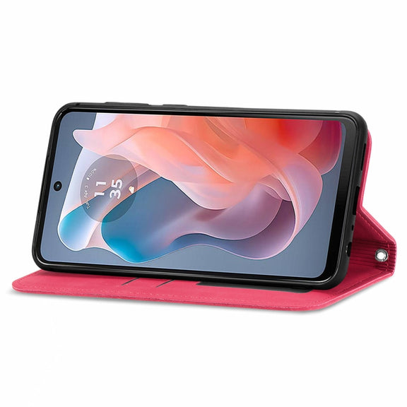 For Motorola Moto G Play 2024 Retro Skin Feel Magnetic Flip Leather Phone Case(Red)