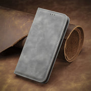 For Motorola Edge 2024 Retro Skin Feel Magnetic Flip Leather Phone Case(Grey)