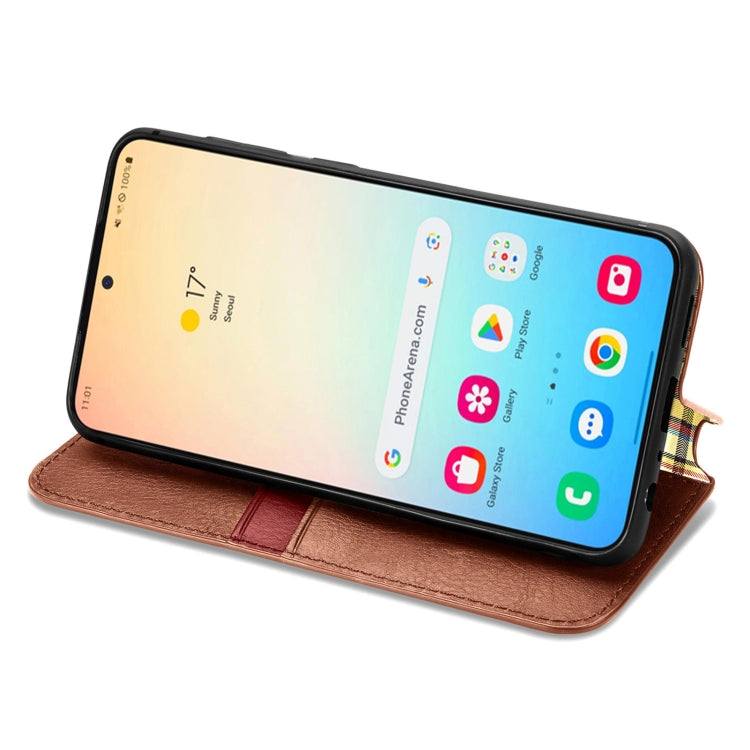 For Samsung Galaxy S25 5G Cubic Grid Pressed Magnetic Leather Phone Case(Brown)