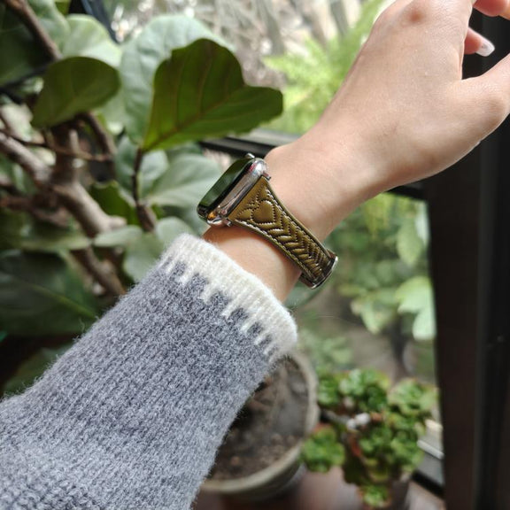 For Apple Watch 46mm / 49mm / 45mm / 44mm Heart-Shaped Embossed Leather Watch Band(Vintage Green)