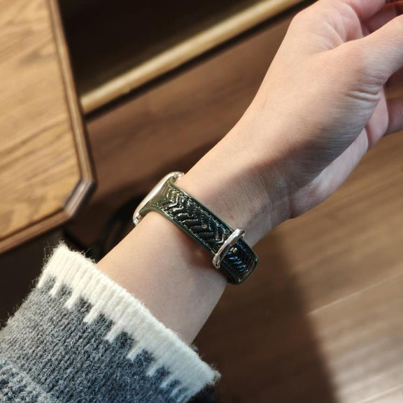 For Apple Watch 46mm / 49mm / 45mm / 44mm Heart-Shaped Embossed Leather Watch Band(Forest Green)