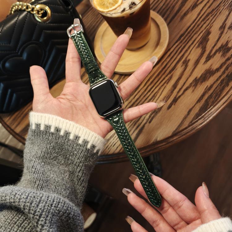 For Apple Watch 46mm / 49mm / 45mm / 44mm Heart-Shaped Embossed Leather Watch Band(Forest Green)