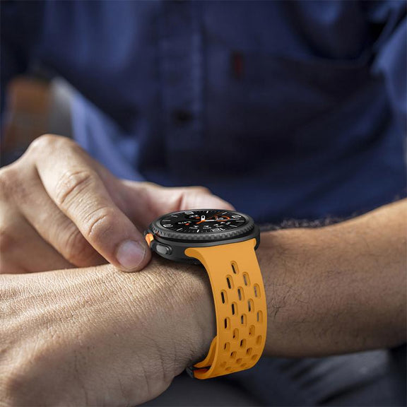 For Samsung Galaxy Watch8 / Watch8 Classic Mesh Magnetic Silicone Watch Band(Yellow)