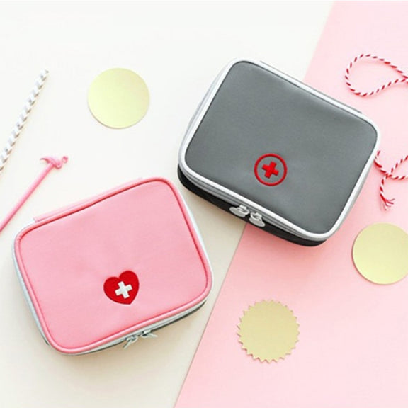 Cute Heart Mini Medicine Bag First Aid Emergency Kits Organizer Outdoor Household Pill Bag, Size: 13x10x4cm(Grey)