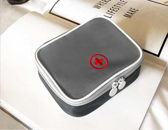 Cute Heart Mini Medicine Bag First Aid Emergency Kits Organizer Outdoor Household Pill Bag, Size: 13x10x4cm(Grey)
