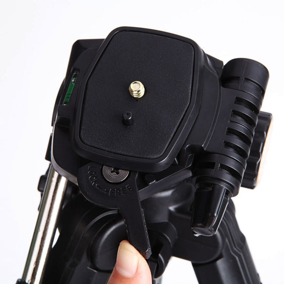 Q111 4-Section Folding Legs Live Broadcast Aluminum Alloy Tripod Mount with Three-dimensional Damping Tripod Heads(Red)
