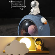 W1153 Resin Planet Night Light Home Decorations, Style: Bear Astronaut