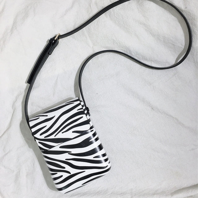 Fashion Versatile Vertical Models Single Shoulder Crossbody Mobile Phone Bag, Color: Zebra Pattern