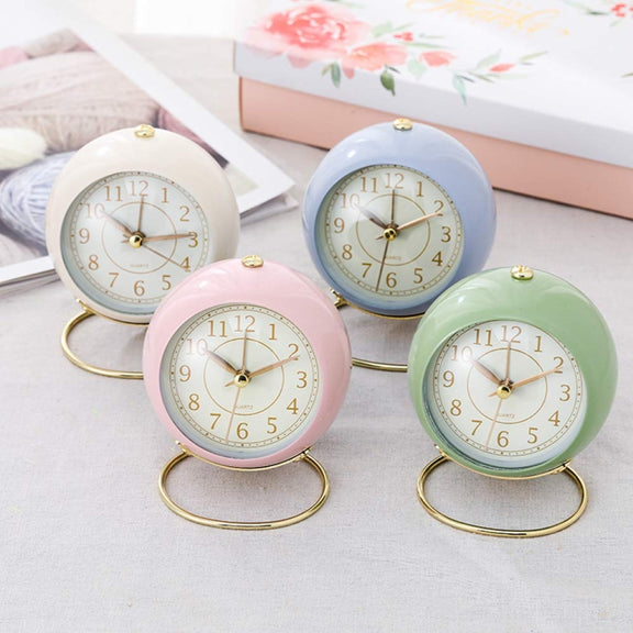 Round Metal Clock Silent Children Electronic Alarm Clock with Light(Pink)