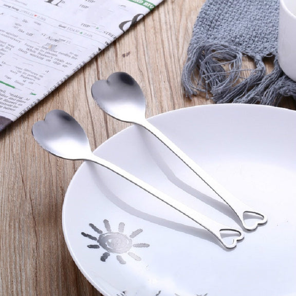 2 PCS Stainless Steel Spoon Portable Metal Coffee Teaspoon Creative Love Heart Shaped Wedding Party Gift Dinnerware, Color:Silver Single Hole Love